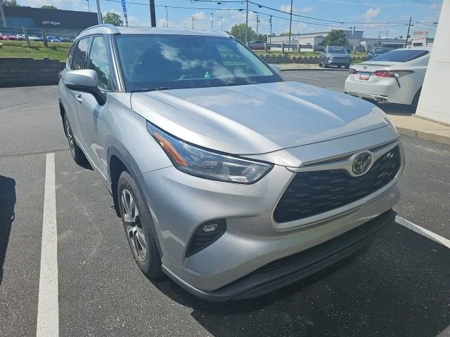 Certified Used 2021 Celestial Silver Metallic Toyota XLE image 18