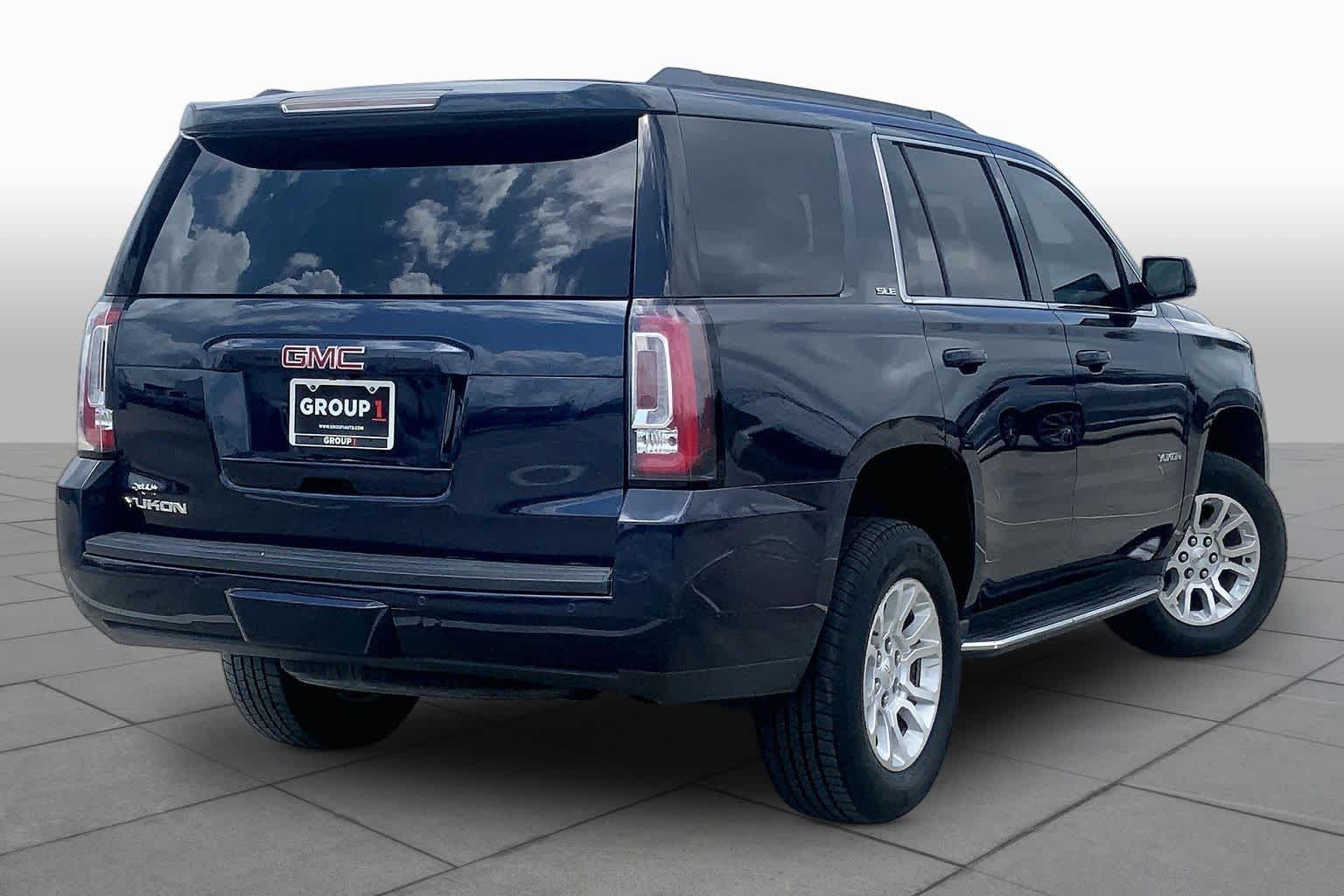 Used 2018 Dark Sapphire Blue Metallic GMC SLE image 12