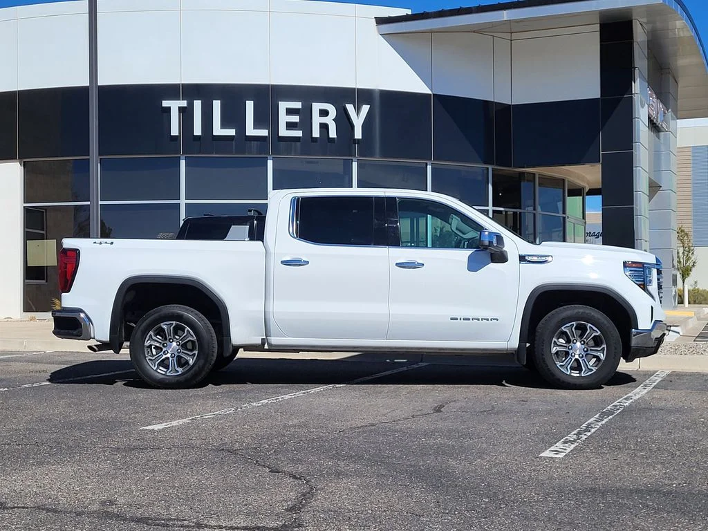2024 GMC Sierra 4WD Crew Cab Short Box SLT's photo