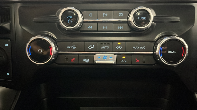 Used 2024 Agate Black Metallic Ford XLT image 18