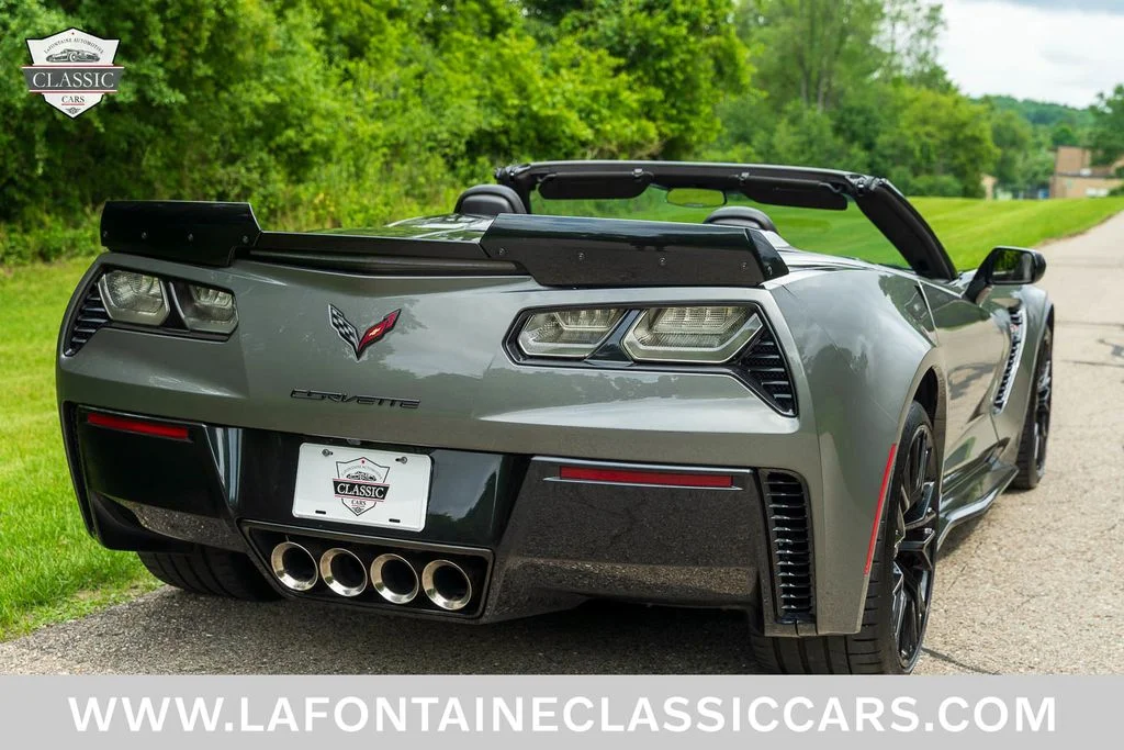 Used 2015 Gray Chevrolet Z06 image 12