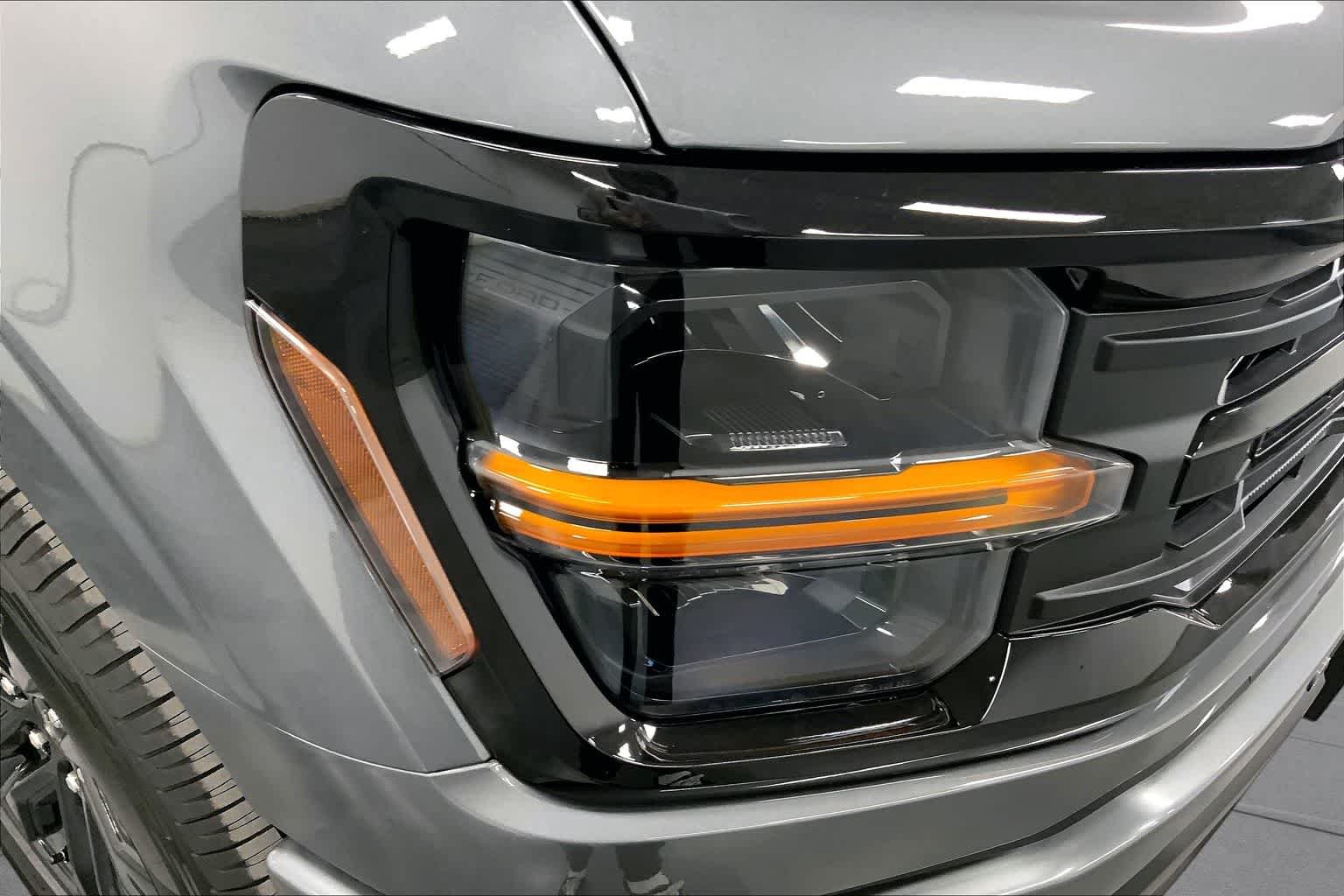 New 2026 Carbonized Gray Metallic Ford XLT image 13