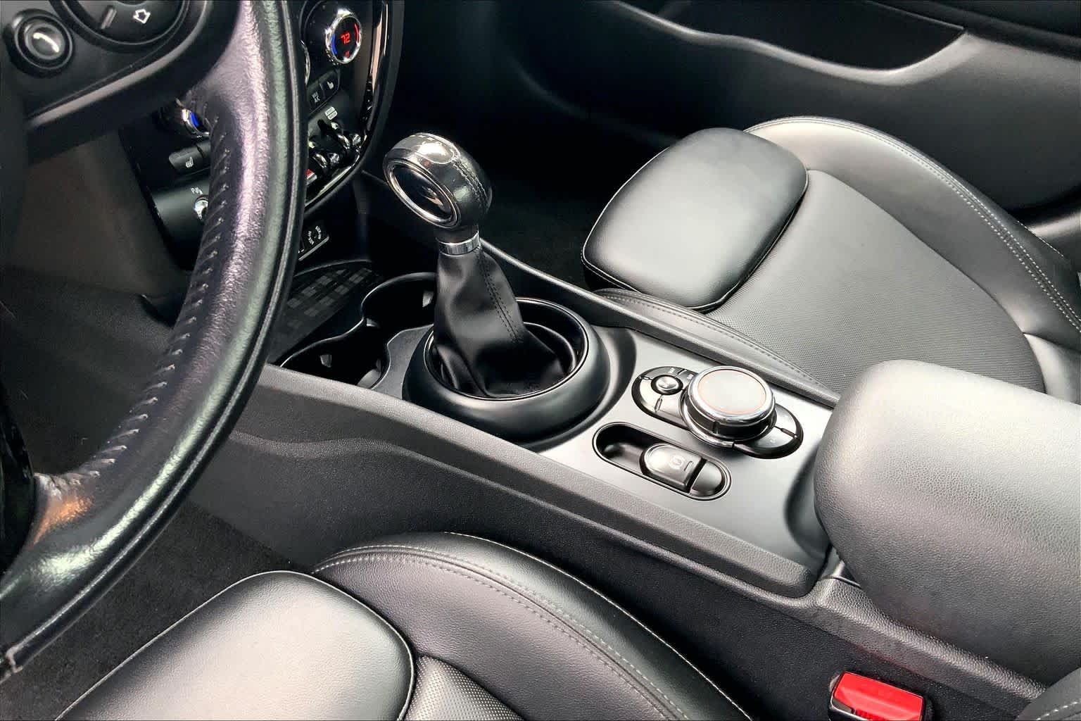 Used 2018 Midnight Black Metallic MINI Cooper S image 16