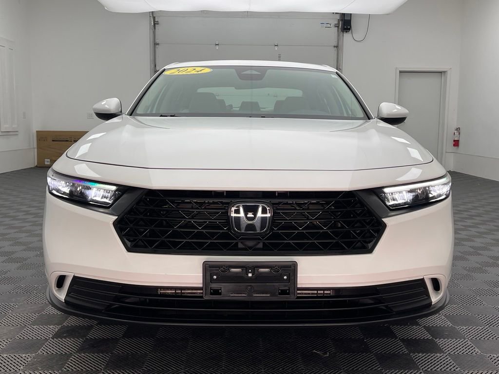 Used 2024 White Honda EX image 13