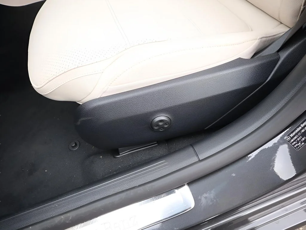 2026 Mercedes-Benz C-Class Sedan C 300 - Photo 28