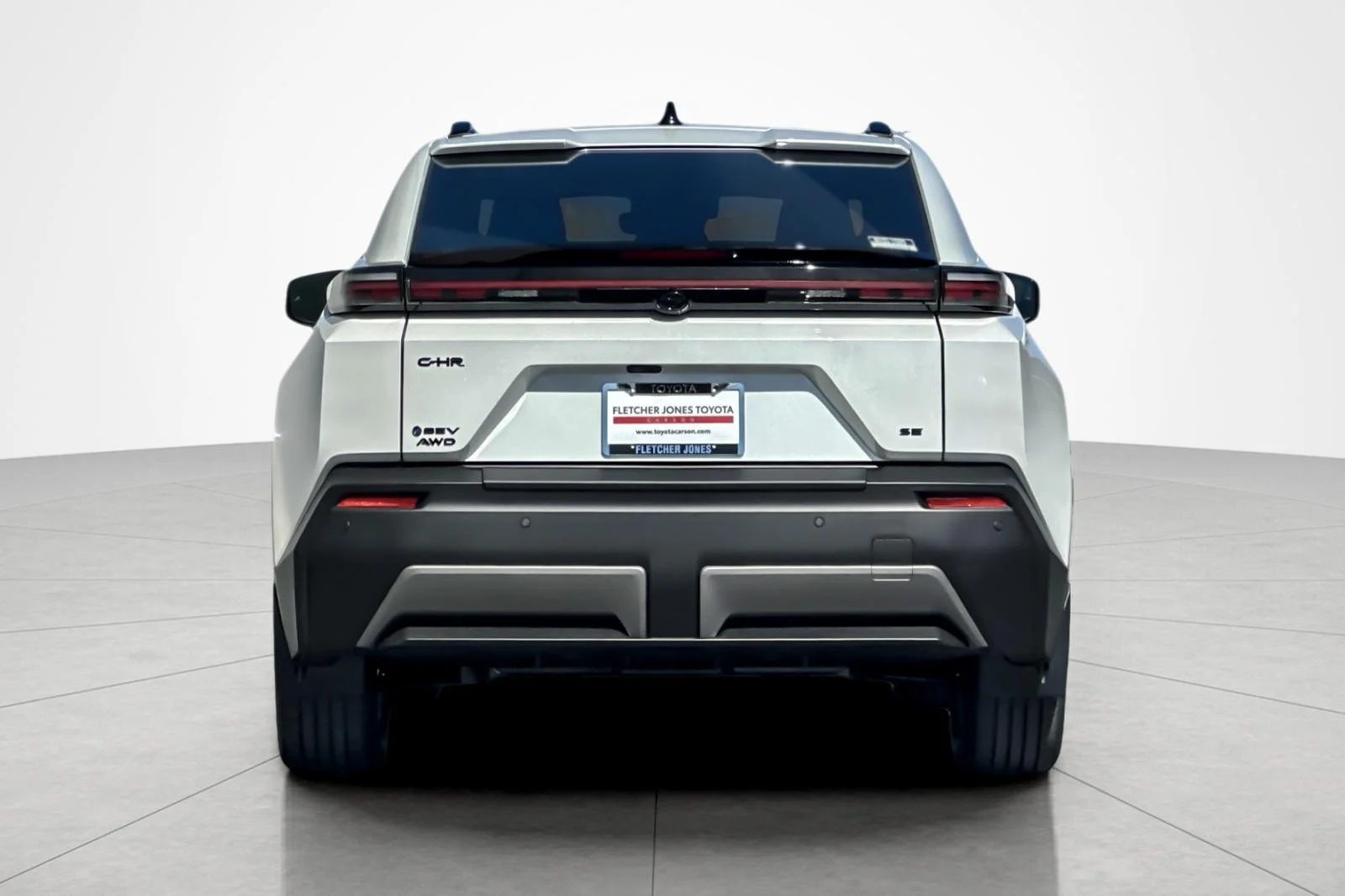 New 2026 Wind Chill Pearl <sup>1</sup> Toyota  SE image 4