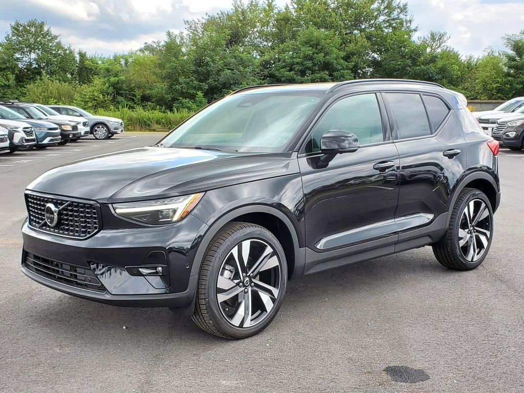 2026 Volvo XC40 Plus - Photo 21