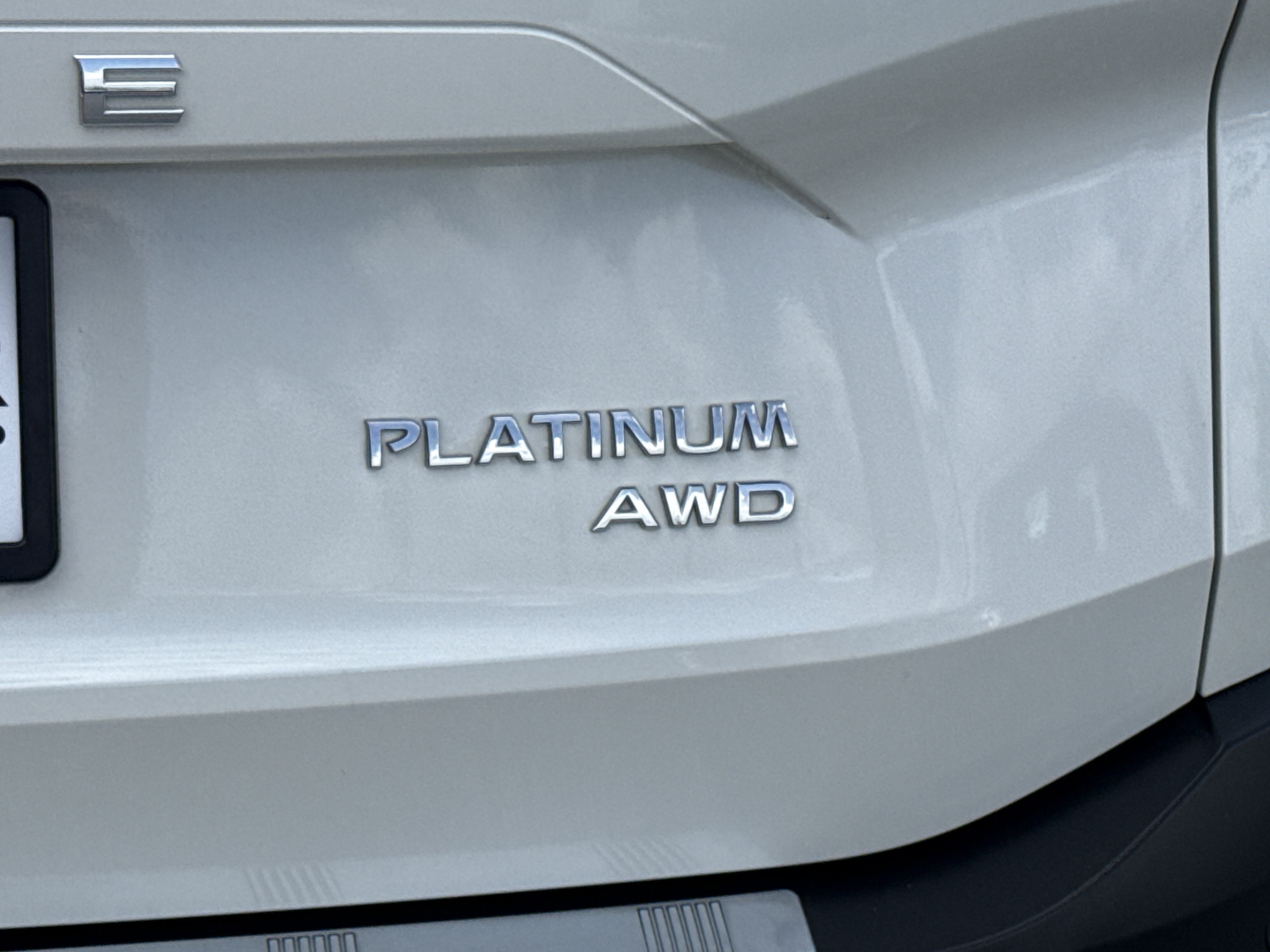 Certified Used 2022 Pearl White Tricoat/Super Black Nissan Platinum AWD image 10