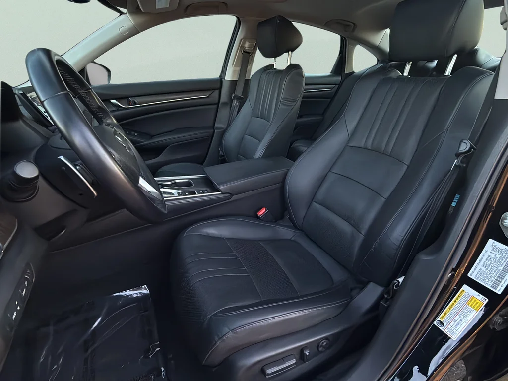 Used 2018 Black Honda Touring image 25