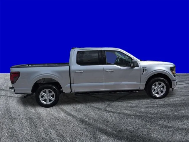 New 2026 Iconic Silver Metallic Ford XLT image 3