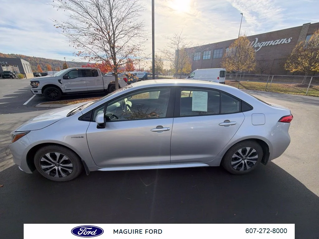 Used 2021 Classic Silver Metallic Toyota LE image 7