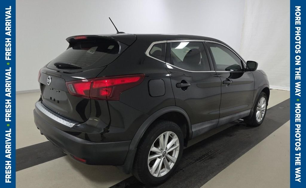 Used 2019 Black Nissan S image 5