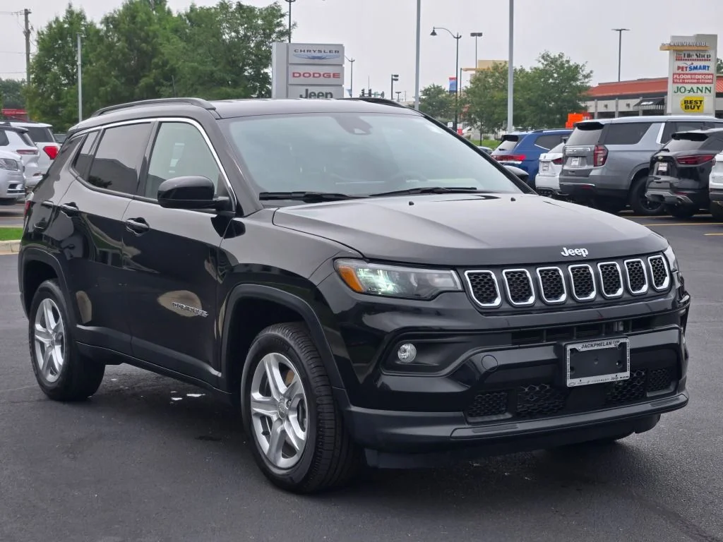 Used 2023 Black Jeep Latitude image 2