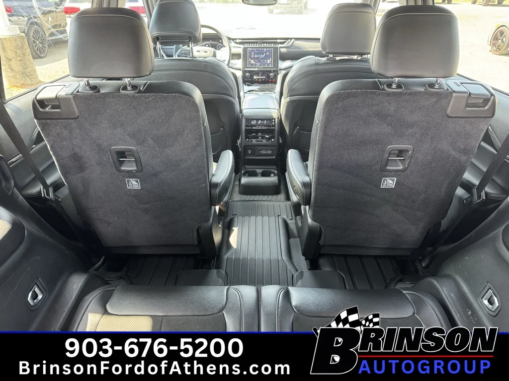 Certified Used 2023 Metallic Jeep Altitude image 10