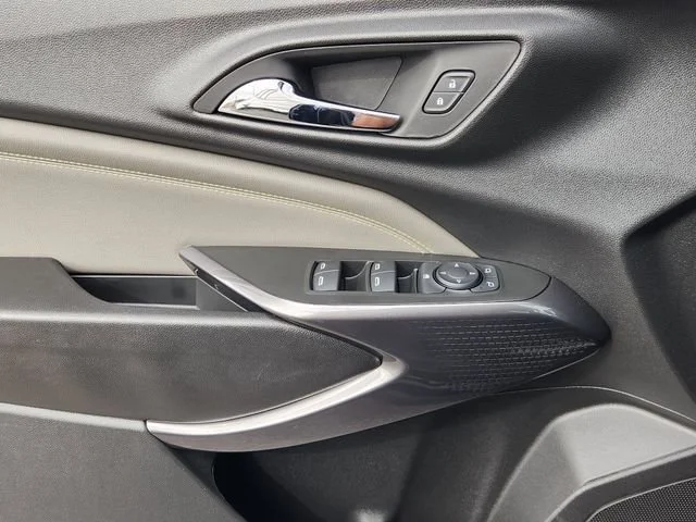 New 2026 Mosaic Black Metallic Chevrolet ACTIV image 24