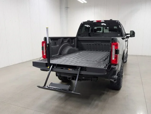 New 2026 Agate Black Metallic Ford F-250® Lariat® image 58