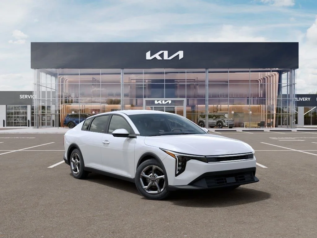 New 2026 Snow White Pearl Kia LXS image 8