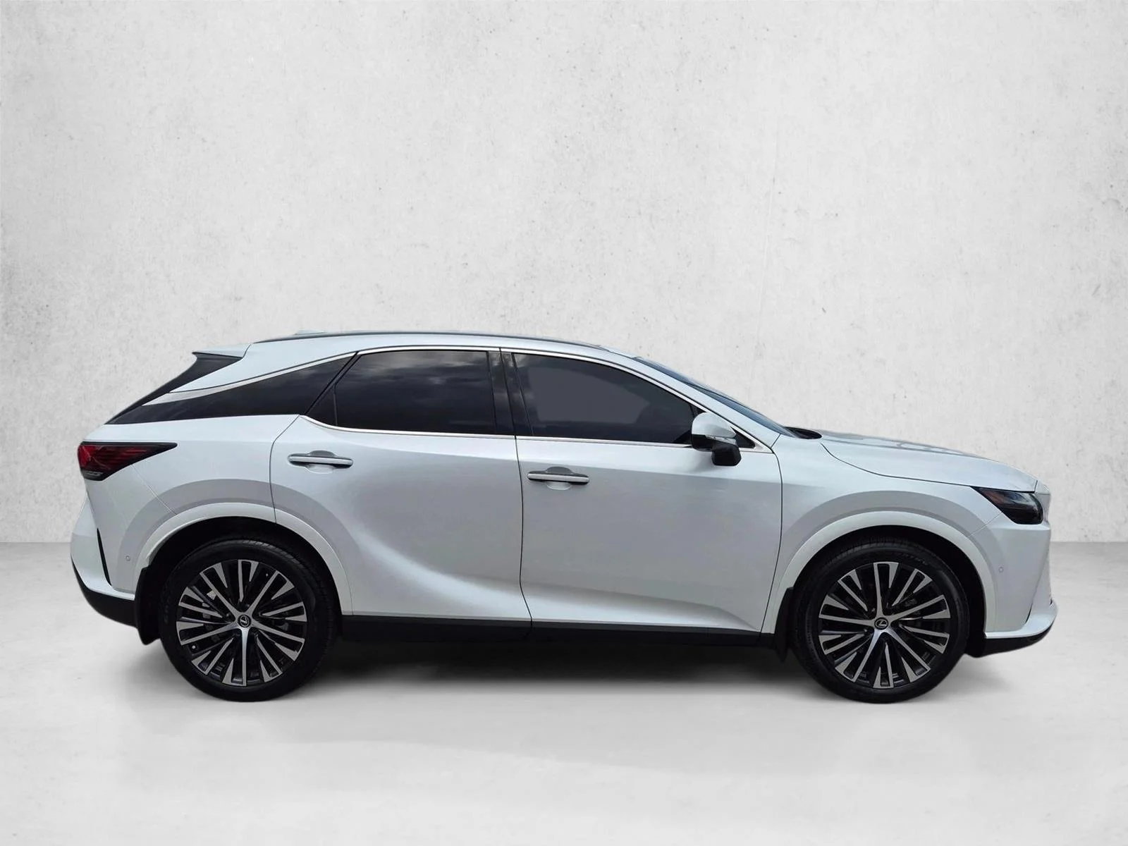 Certified Used 2023 Eminent White Pearl Lexus RX 350 Premium Plus image 4