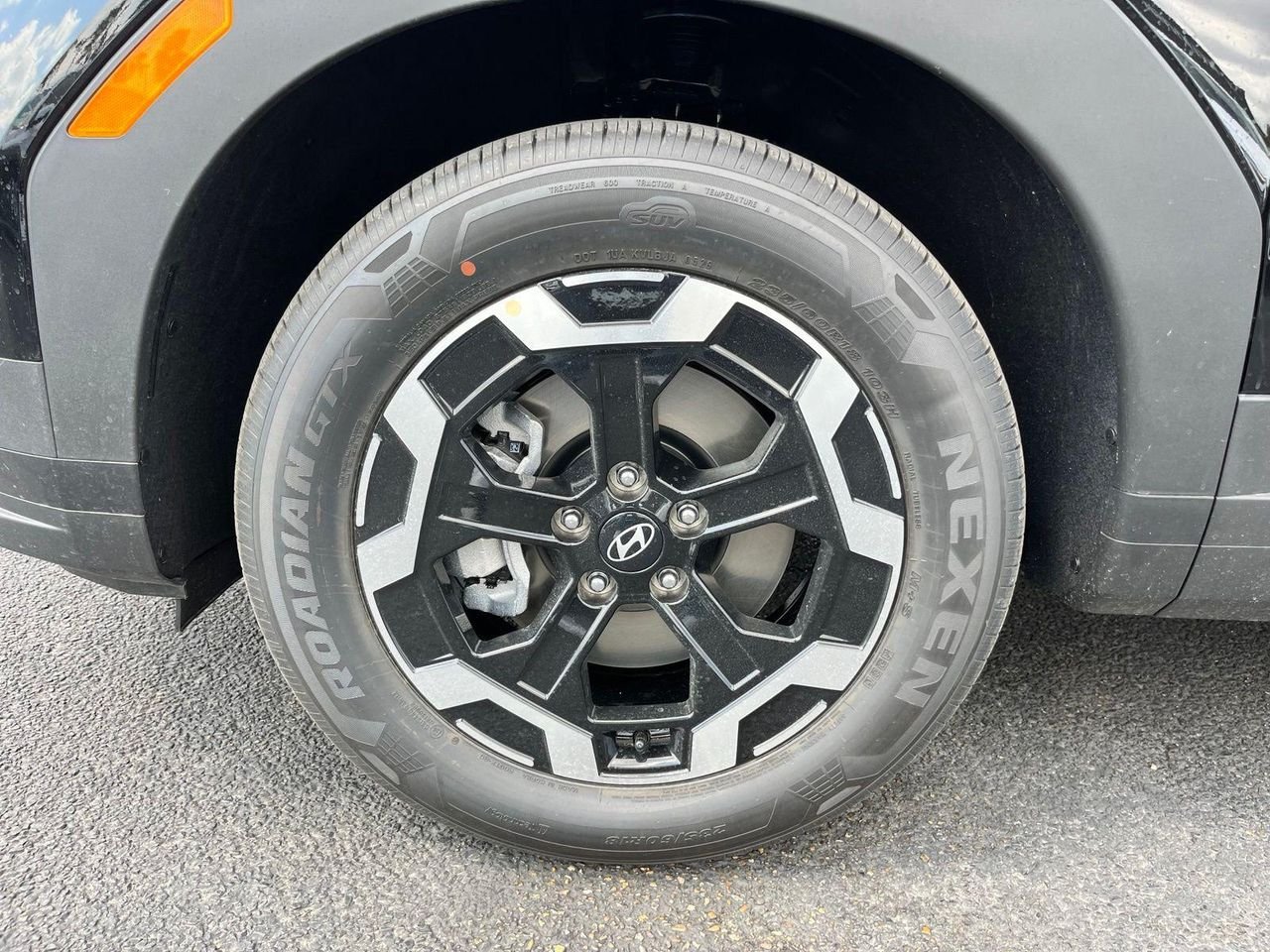New 2027 Black Hyundai SEL FWD image 7