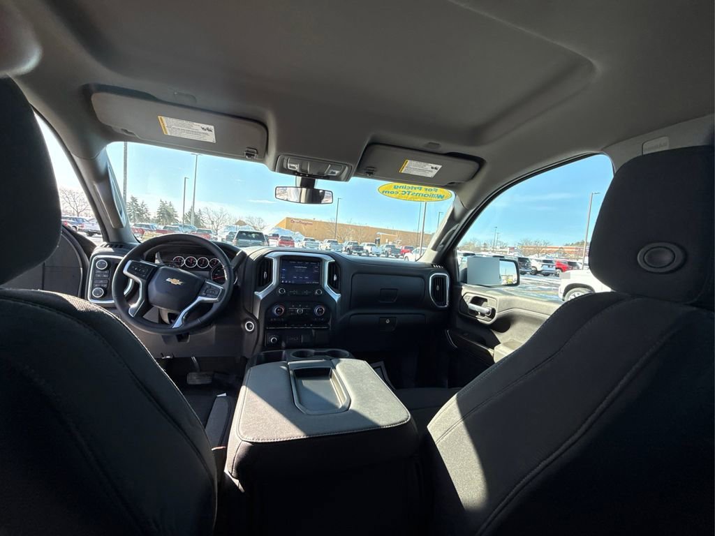 Used 2022 Silver Ice Metallic Chevrolet LT image 24