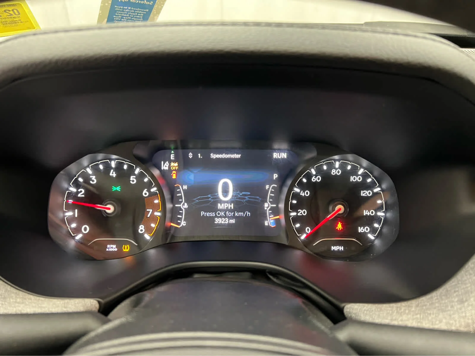 Used 2024 Diamond Black Crystal Pearlcoat Jeep Latitude image 23