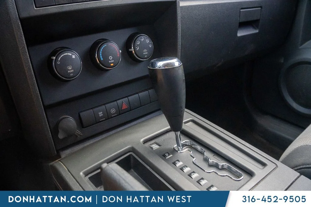 Used 2007 Black Dodge SXT image 9