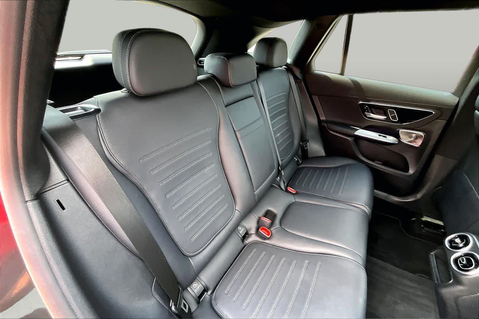 Used 2025 Graphite Grey Metallic Mercedes-Benz GLC 300 image 20