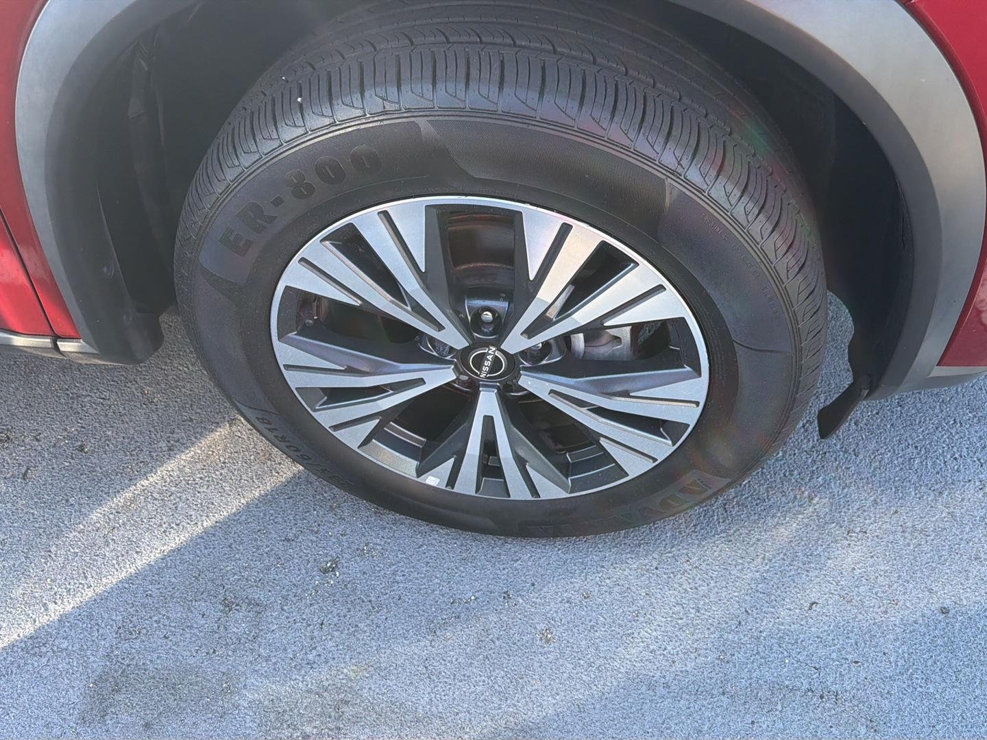 Used 2023 Scarlet Ember Tintcoat Nissan SV image 7