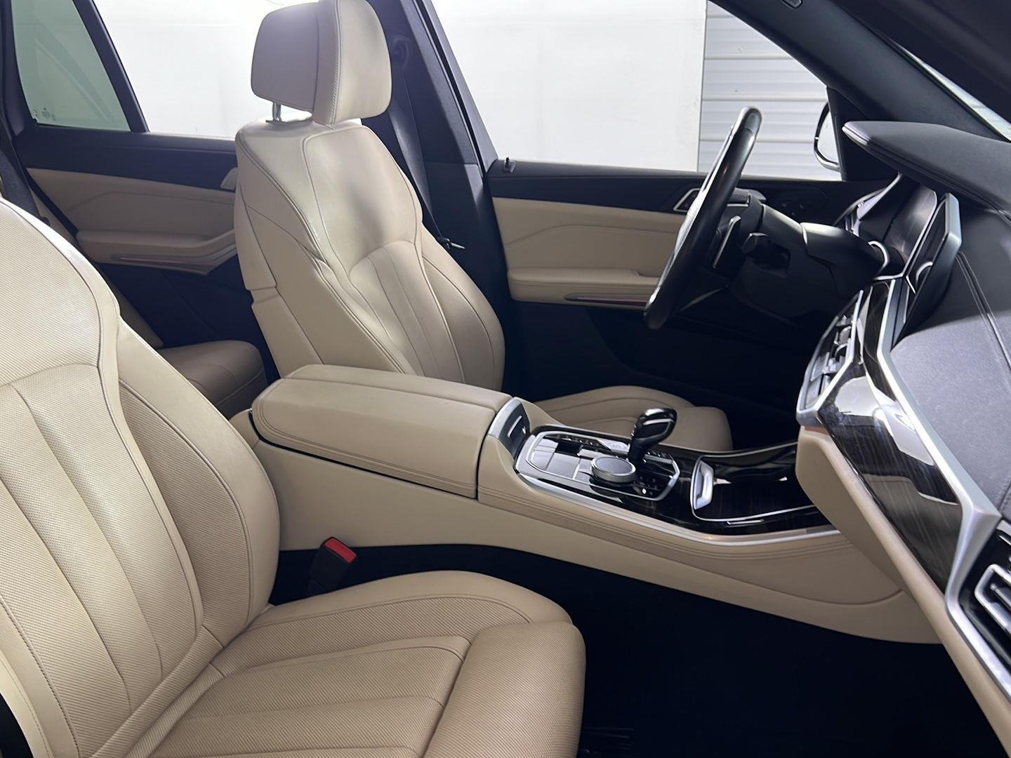 Used 2021  BMW xDrive40i image 26