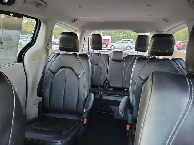 2024 Chrysler Pacifica Touring L - Photo 34