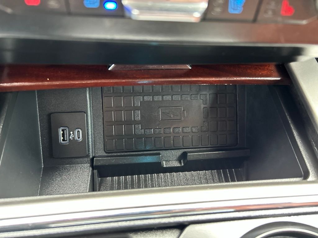 Used 2022 Oxford White Ford King Ranch image 33