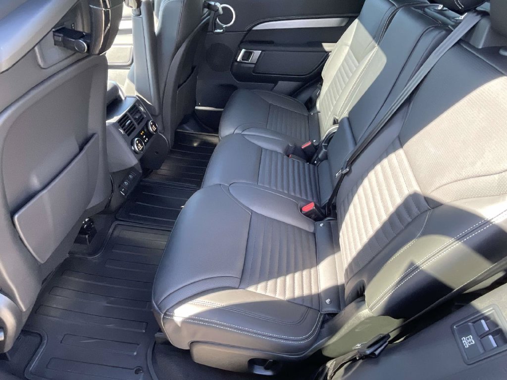 New 2026 Sedona Red Land Rover  image 12