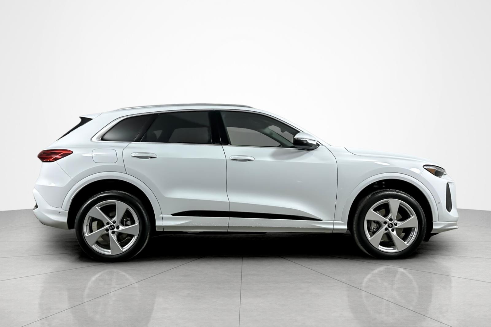 2025 Audi Q5 Premium Plus - Photo 6