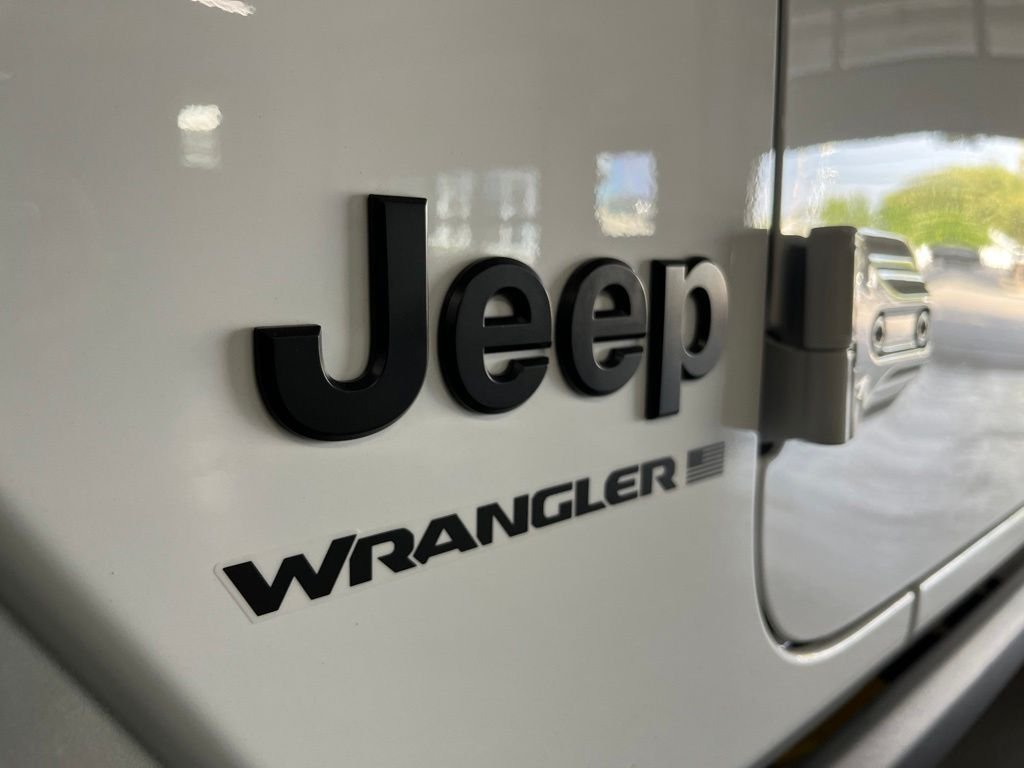 New 2027 Bright White Clearcoat Jeep Willys 392 image 16