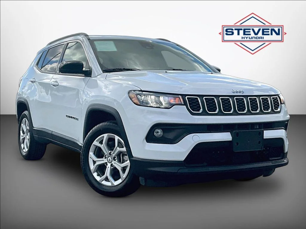 Used 2024 White Jeep Latitude image 1