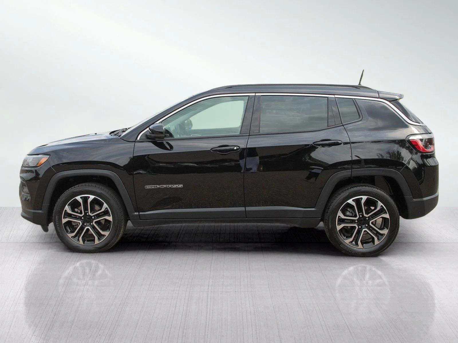 Used 2022 Jeep Compass Limited with VIN 3C4NJDCB5NT232627 for sale in Hopkins, Minnesota