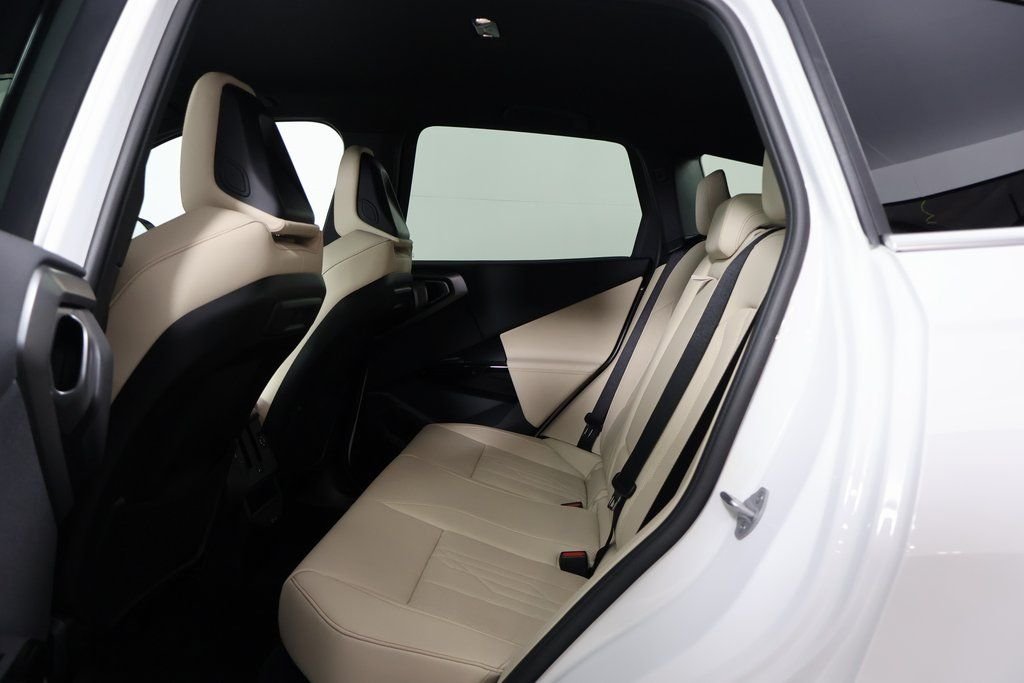Certified Used 2026 Alpine White BMW 30 xDrive image 11
