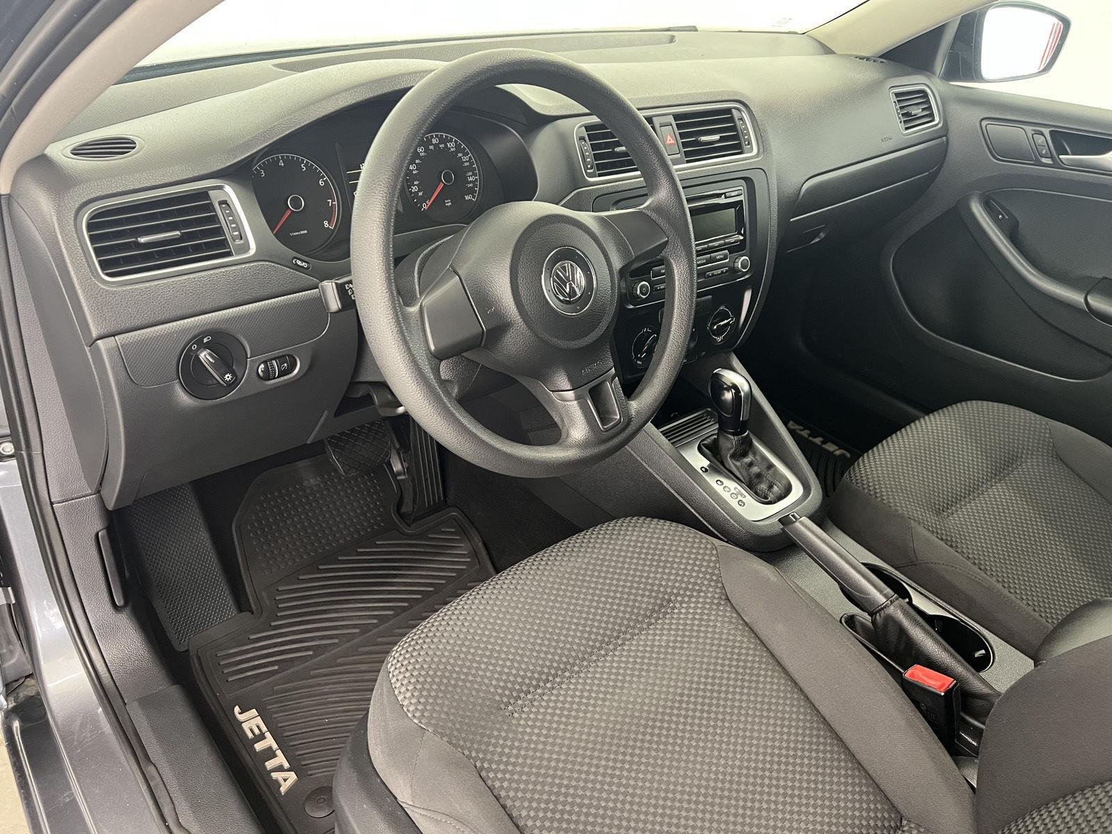 Used 2014 Platinum Gray Metallic Volkswagen S image 14