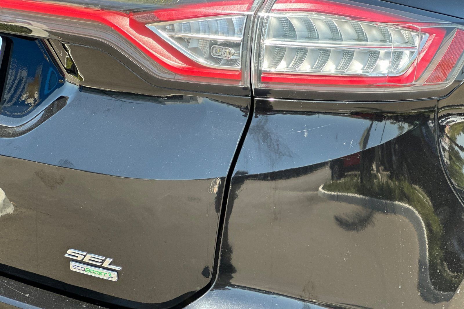 Used 2018 Black Ford SEL image 36