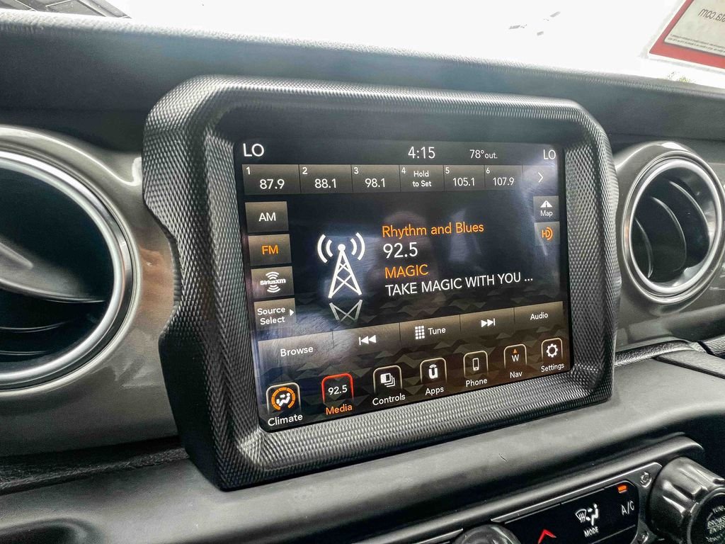 Used 2023 White Jeep Overland image 23