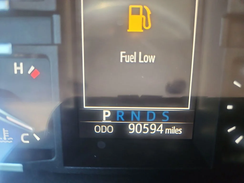 Used 2018 Red Toyota SR5 image 17