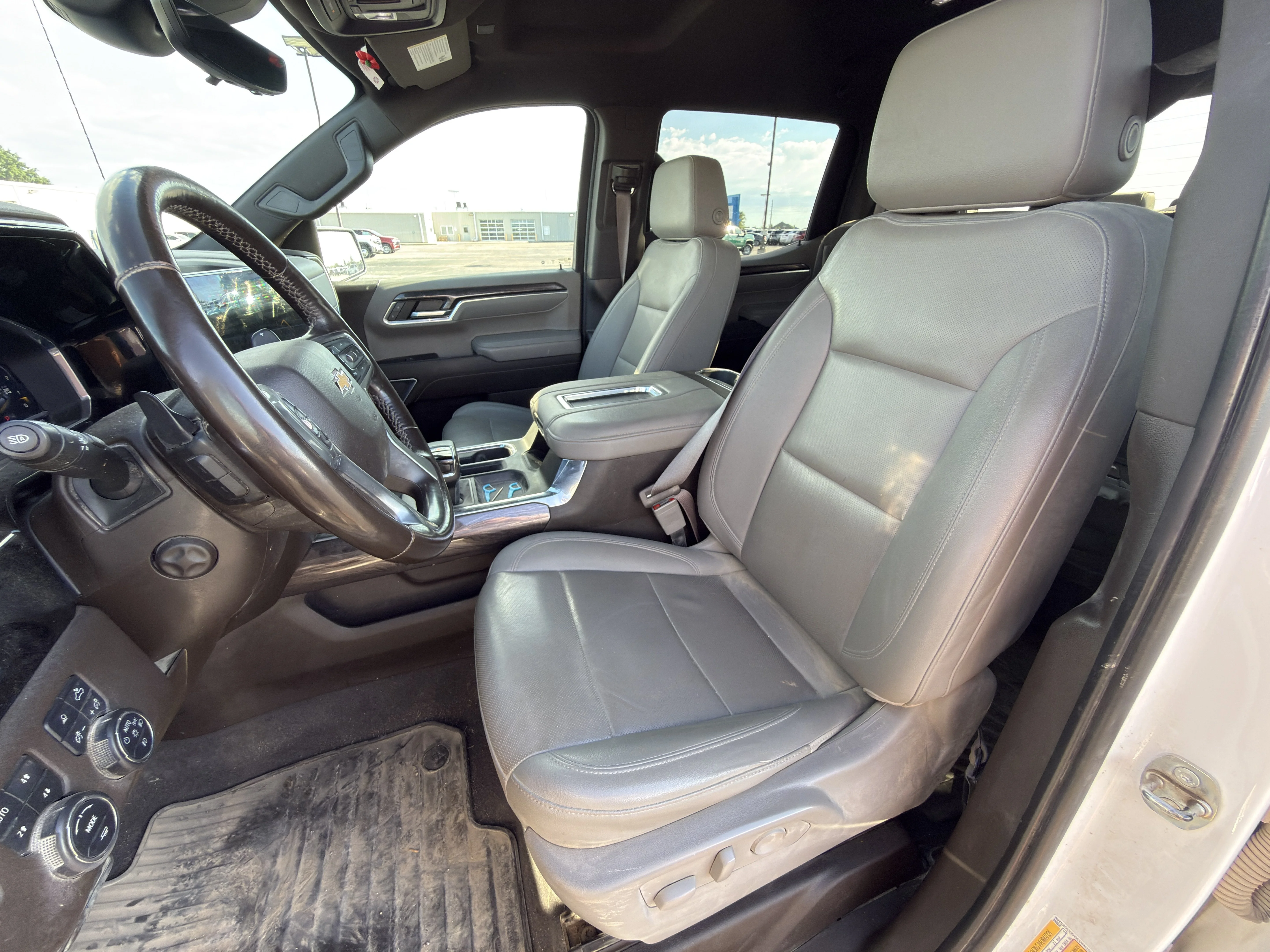 Used 2022 Summit White Chevrolet LTZ image 6