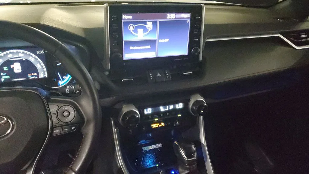 Used 2022 White Toyota XSE image 26