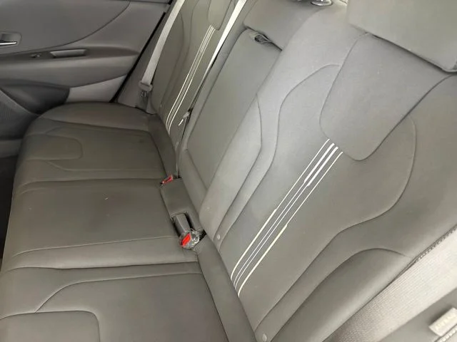 Used 2025 Red Hyundai SEL Convenience image 30