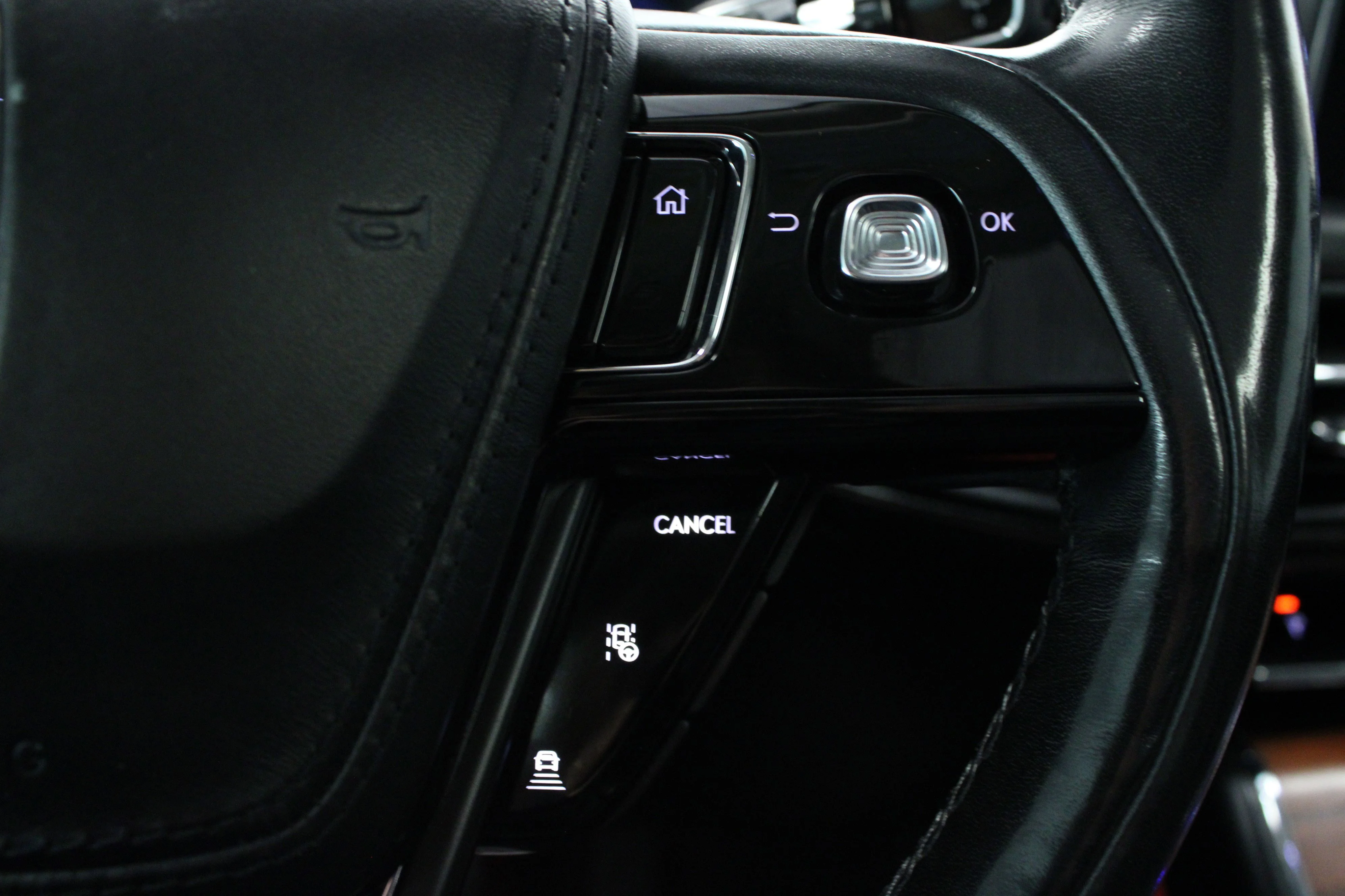 Used 2020 Magnetic Gray Lincoln Grand Touring image 22
