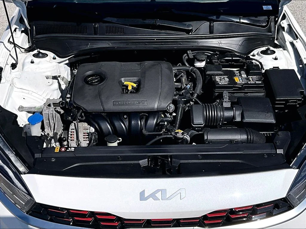 Used 2024 White Kia GT-Line image 11