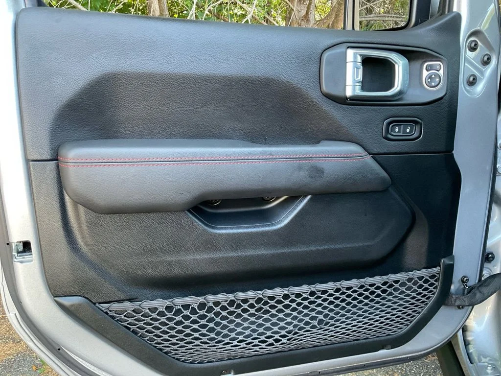 Used 2021 Silver Jeep Rubicon image 31