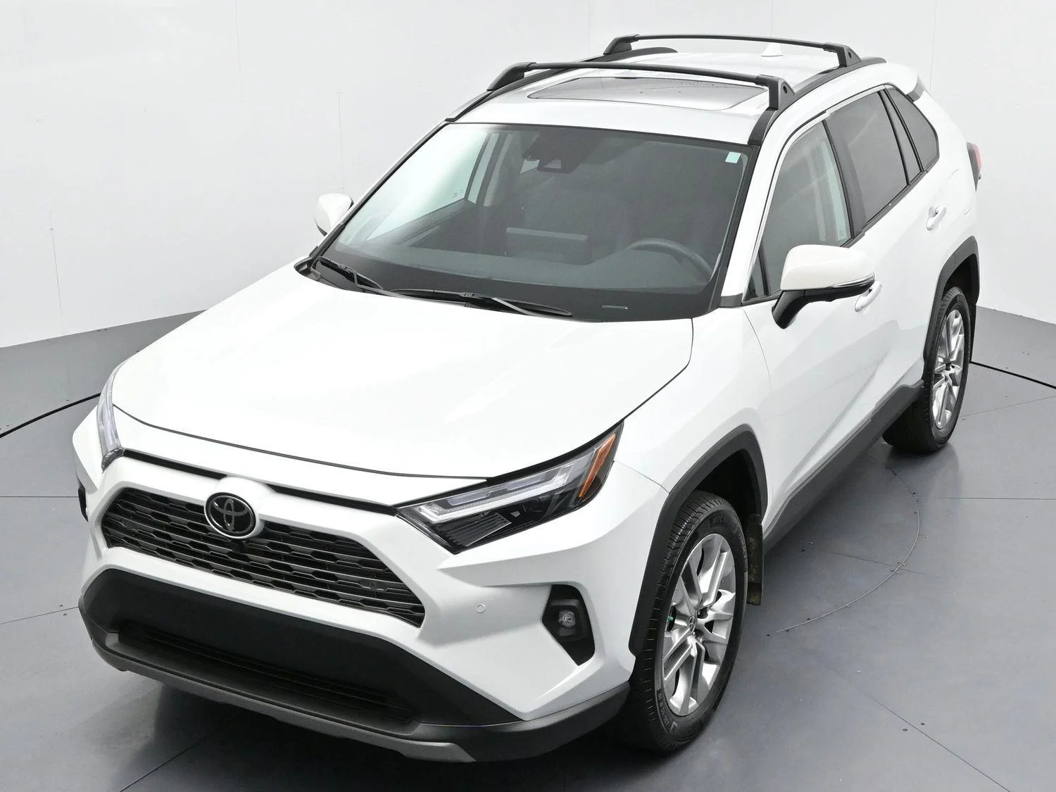 Used 2025 Wind Chill Pearl Toyota Limited image 40