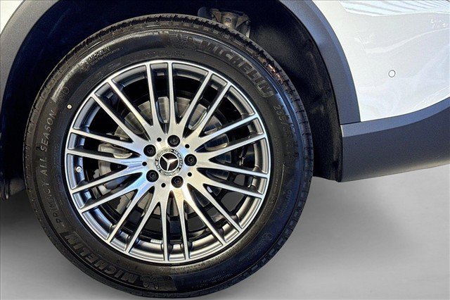 New 2026 Polar White Mercedes-Benz GLC 300 image 59
