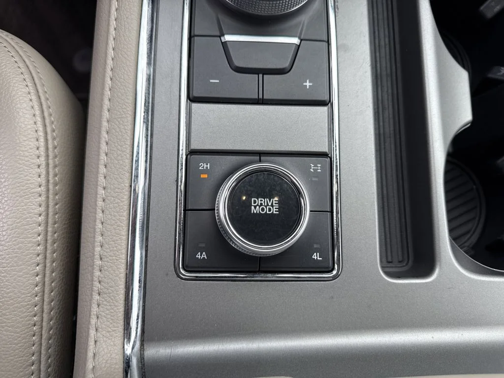 Used 2021 Oxford White Ford XLT image 22